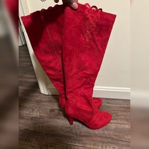 Dream Pairs Red Suede Boots Size 9